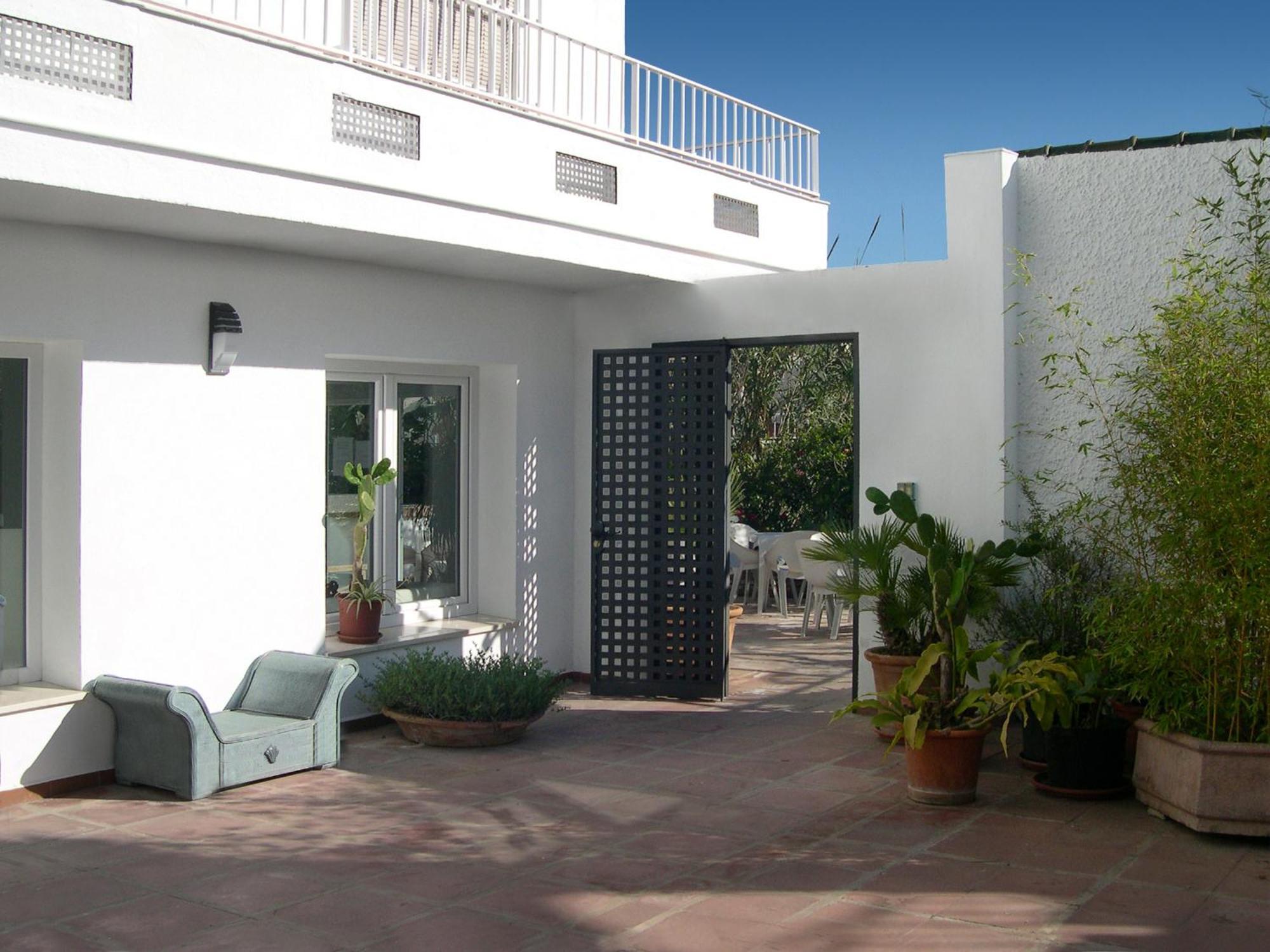 Apartamentos Turisticos La Mundial Малага Экстерьер фото