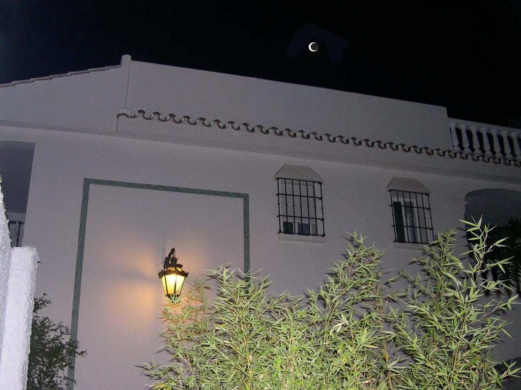 Apartamentos Turisticos La Mundial Малага Экстерьер фото