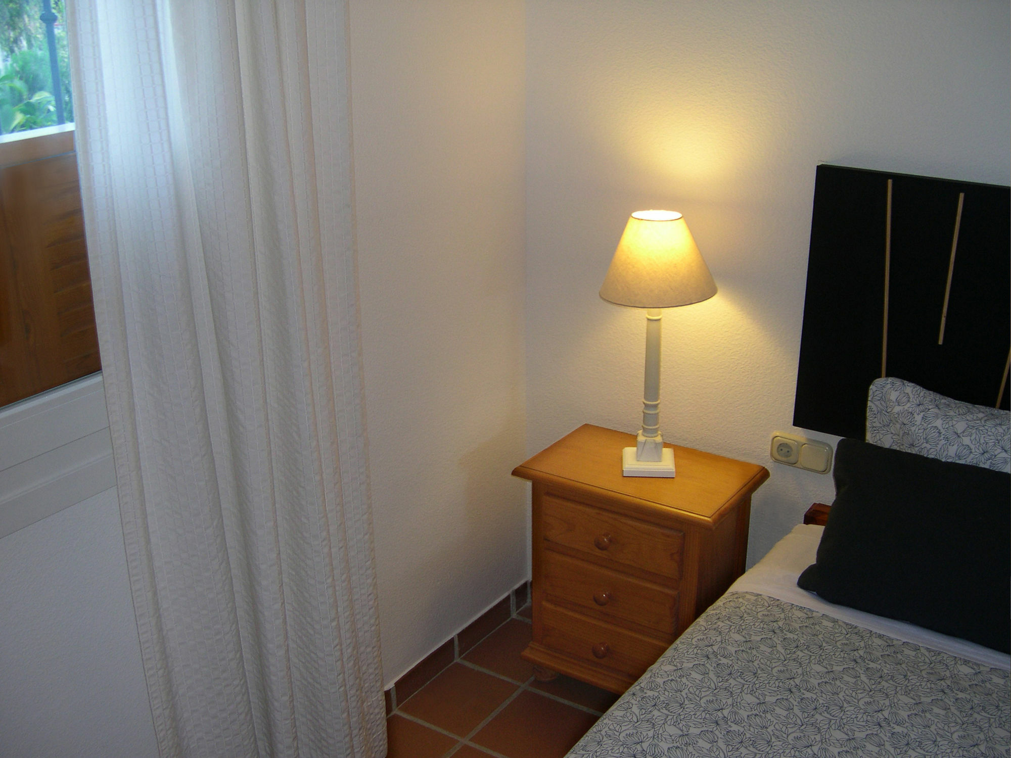 Apartamentos Turisticos La Mundial Малага Экстерьер фото