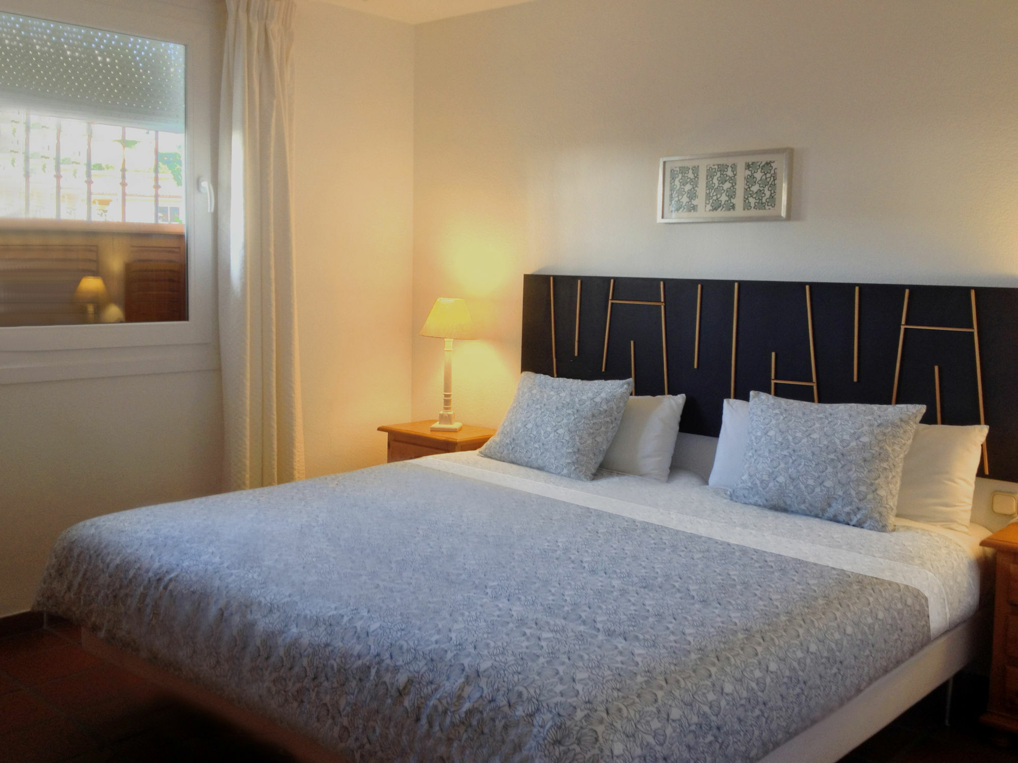 Apartamentos Turisticos La Mundial Малага Экстерьер фото