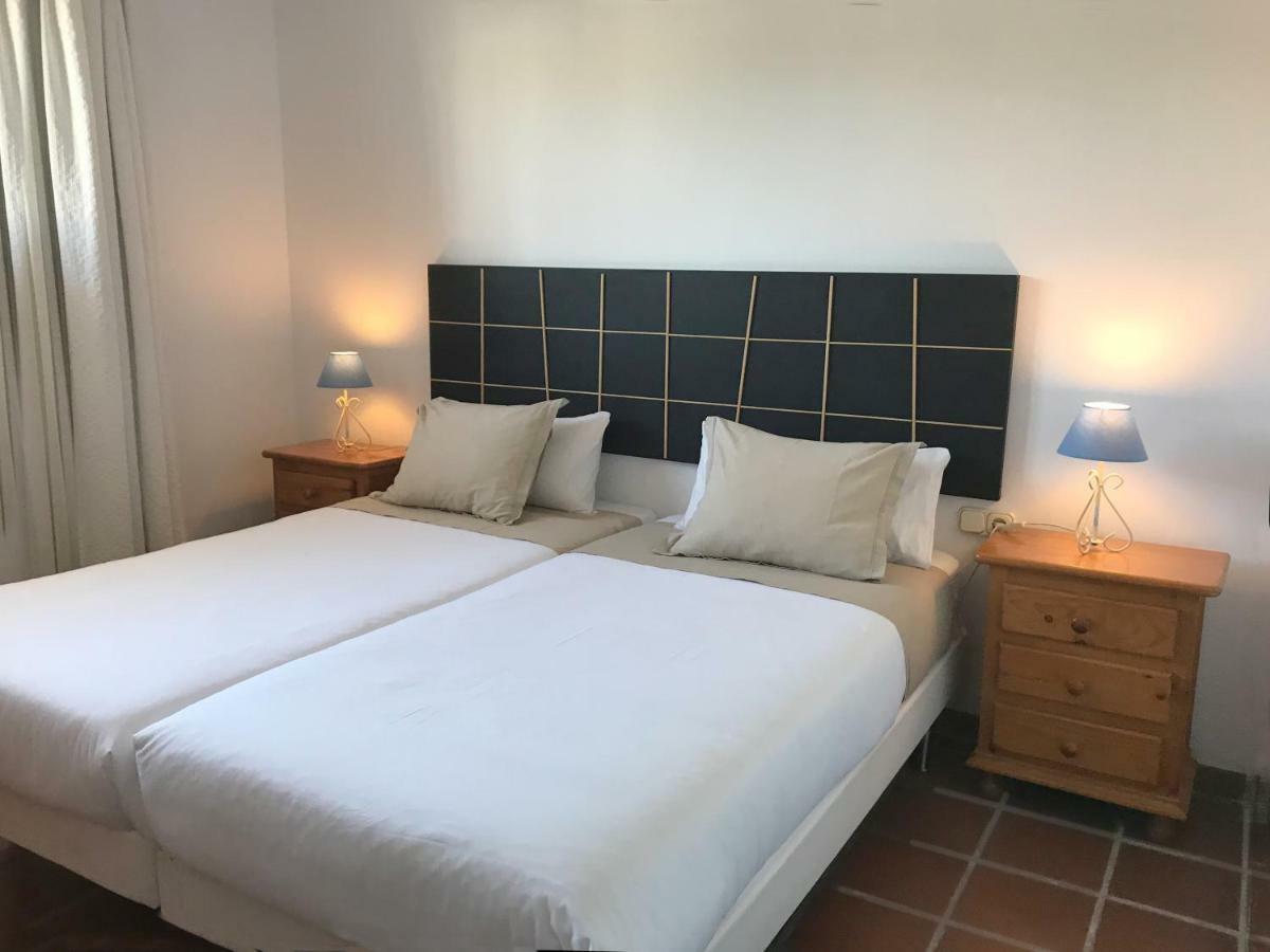 Apartamentos Turisticos La Mundial Малага Экстерьер фото